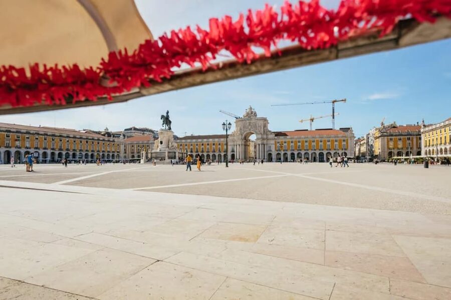 Lisbon: Private Guided Tuk-Tuk Tour with Hotel Pickup - Key things to know before you ride