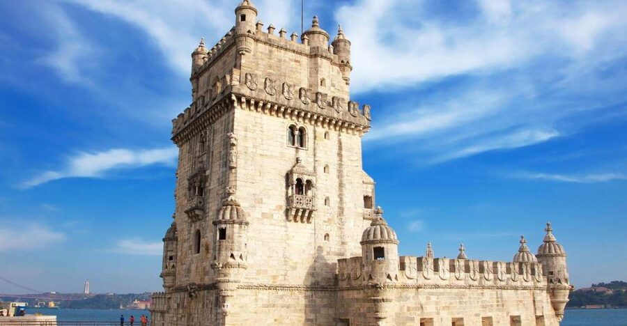 Lisbon: Private Half-Day Tour with Hotel Pickup - From your hotel to a spotless Mercedes van