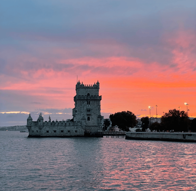 Lisbon: Private Luxury Catamaran Tour with Welcome Drink - What makes this feel special for families, friend groups, and hen dos