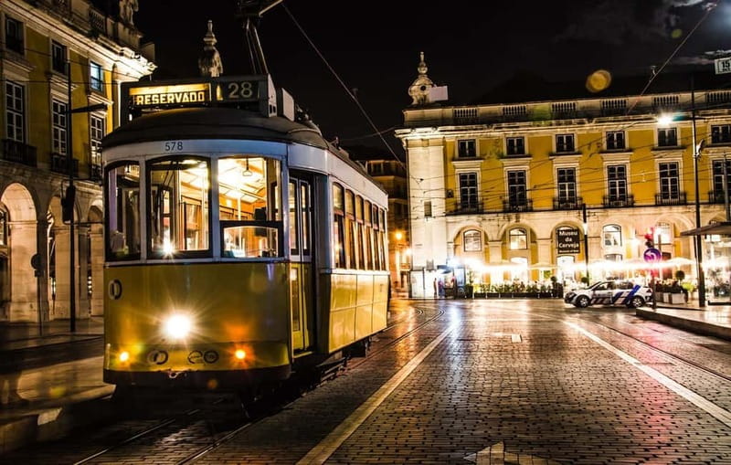 Lisbon: Private Night Tour with Fado Dinner Show - Alfama Dinner and a Live Fado Performance You Can Hear Up Close