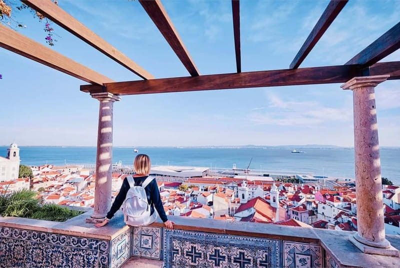 Lisbon: Private Old Town Tuk-Tuk Tour - Portas do Sol and Santa Luzia miradouros: where the photos get easy