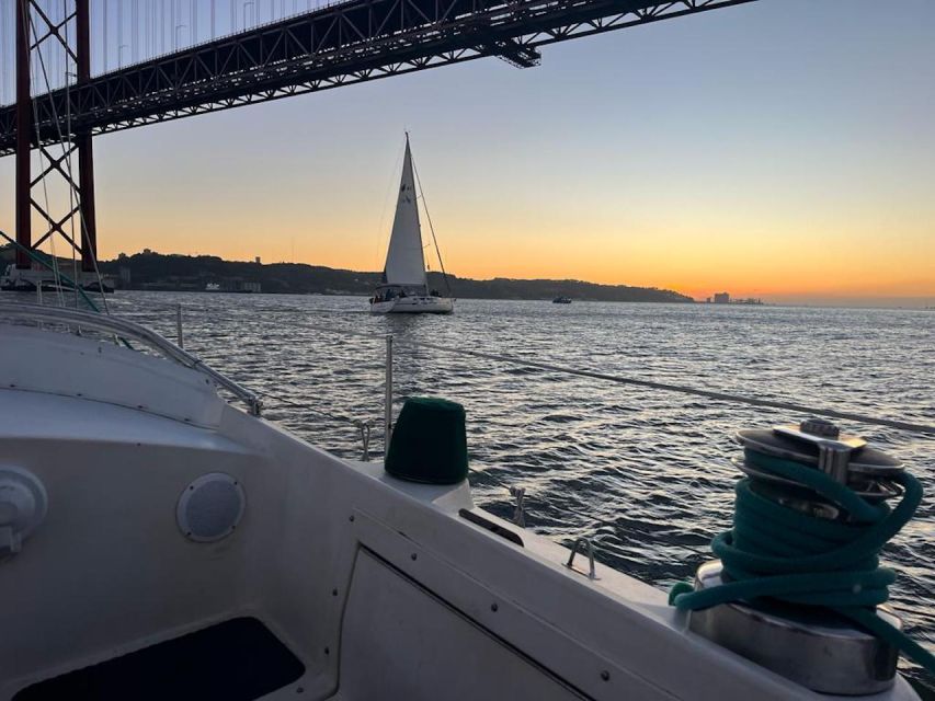 Lisbon: Private Sailing City & Sunset Tour - Why Lisbon looks different from the Tagus River