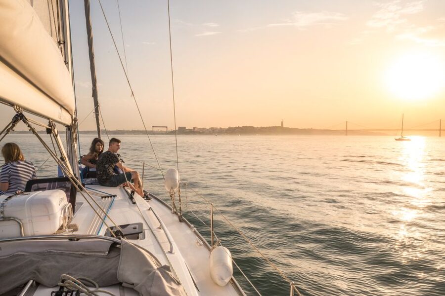 Lisbon: Private Sunset Cruise on the Tagus River with Drink - Meeting at Doca de Belém, Gate 1, Next to Padrão dos Descobrimentos