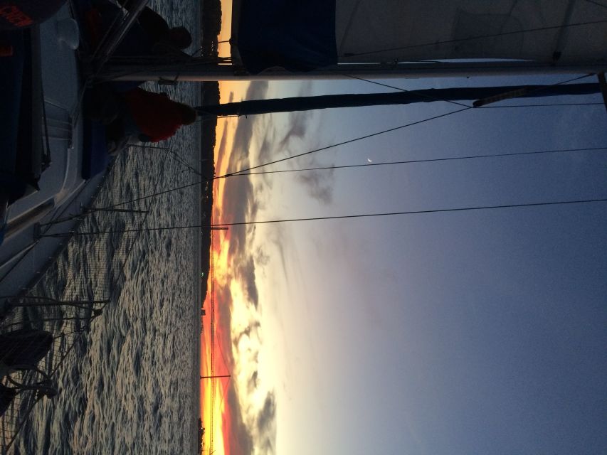 Lisbon: Private Sunset Sailing Tour with Champagne - Two hours of sunset: timing that gives you calm, not rush