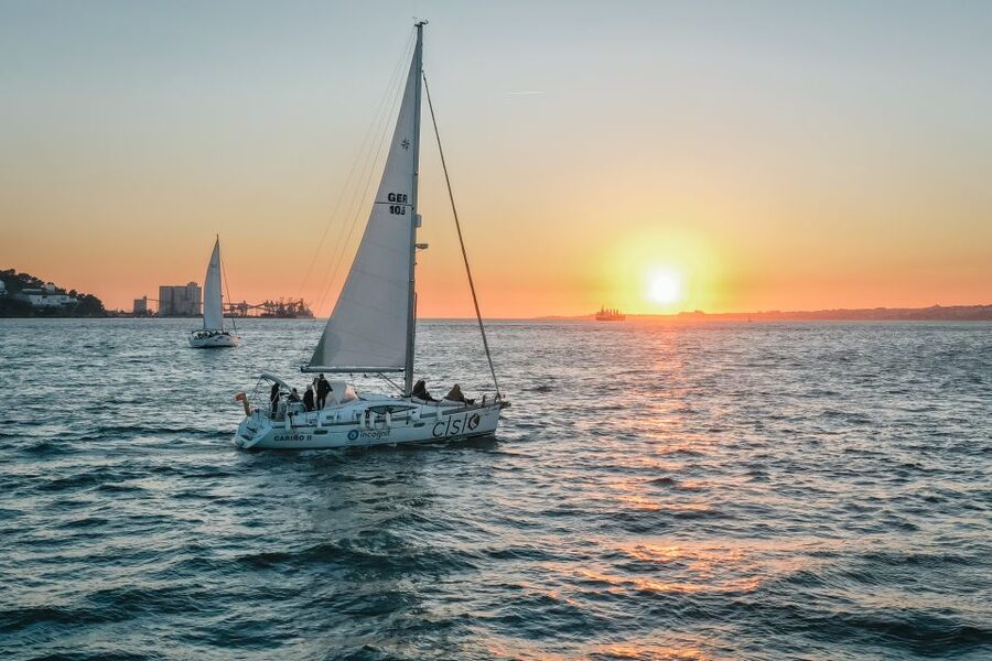 Lisbon: Private Tagus River Yacht Tour - Finding Doca de Alcântara, Meeting Point Without the Stress