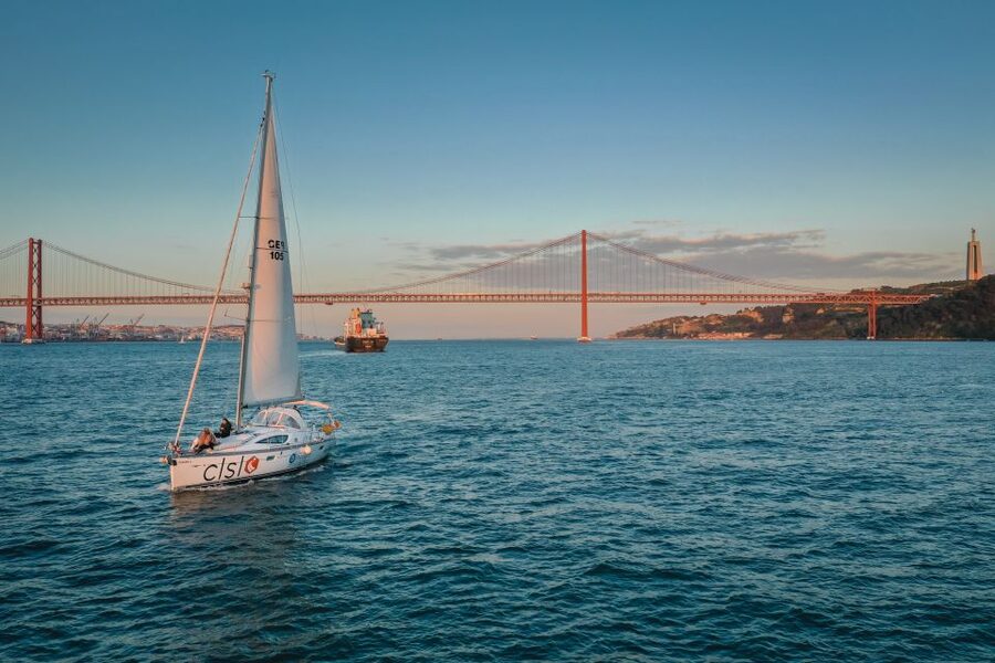Lisbon: Private Tagus River Yacht Tour - Sunset Sailing With Wine or Beer and Portuguese Snacks