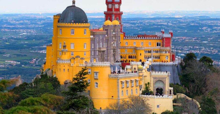 Lisbon: Private Tour Sintra, Cabo da Roca and Cascais - How the 9-hour private route saves you from “tour math”