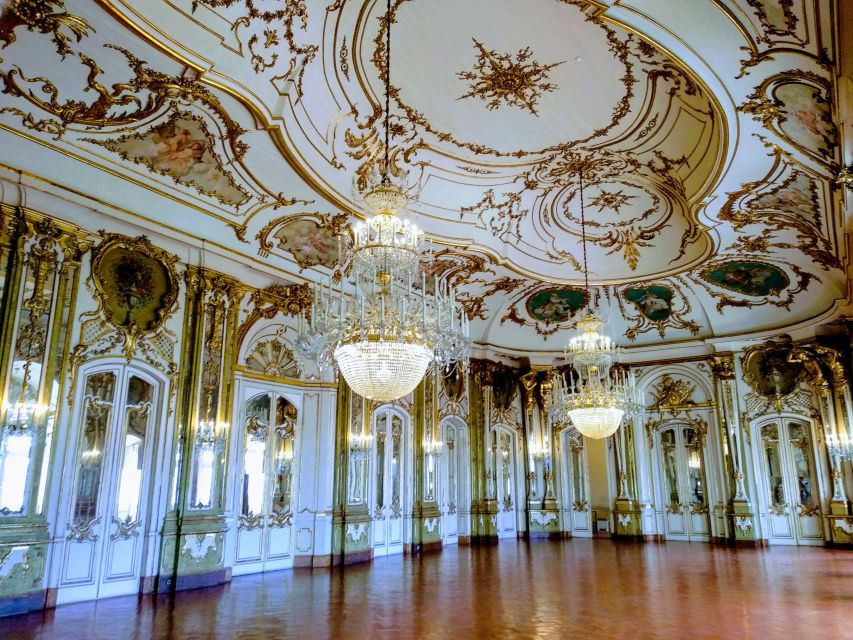 Lisbon: Private Tour Sintra, Cabo da Roca and Cascais - Sintra’s old streets, National Palace area, and Moors Castle stops
