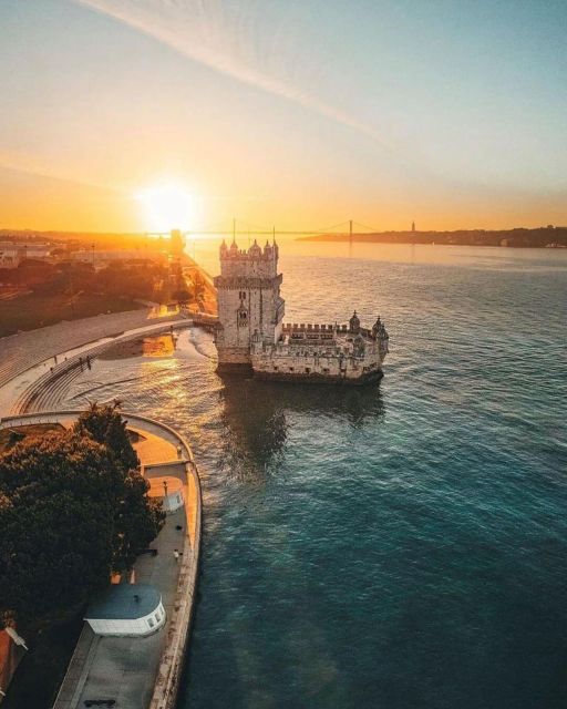 Lisbon: Private Tuk-Tuk City Tour With Local Guide - What makes the guides special, based on repeat praise