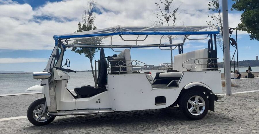 Lisbon: Private Tuk-Tuk Tour for 2 hours - Quick hits before you go