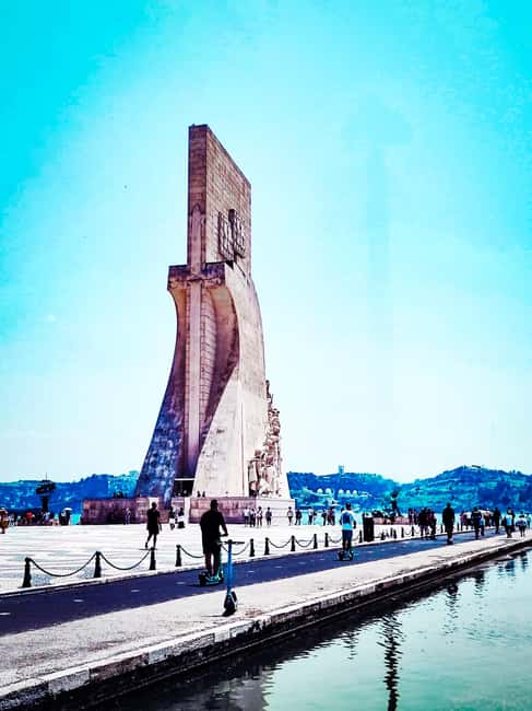 Lisbon: Private Tuk-Tuk Tour of Old Town & Scenic Viewpoints - Santa Engracia and the Fado connection: culture stops without the detours