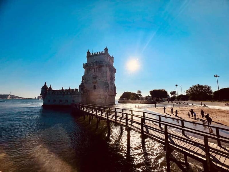 Lisbon: Private Tuk Tuk Tour with Polaroid Photos - São Vicente de Fora, the Flea Market pass-by, and Pantheon photo time