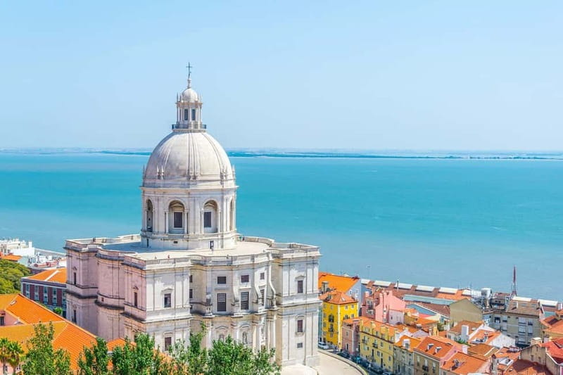 Lisbon: Priver Guided Tuk Tuk Tour With Hotel Pickup - Sé de Lisboa and the morning-of- Lisbon vibe at the cathedral