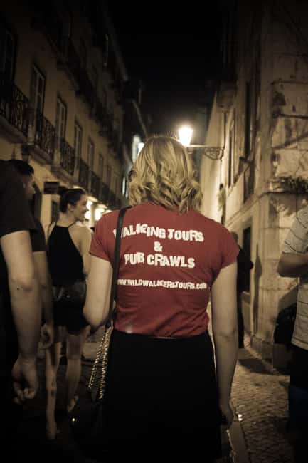 Lisbon: Pub Crawl with Open Bar (Premium Upgrade Available) - What to wear and bring so the night stays easy