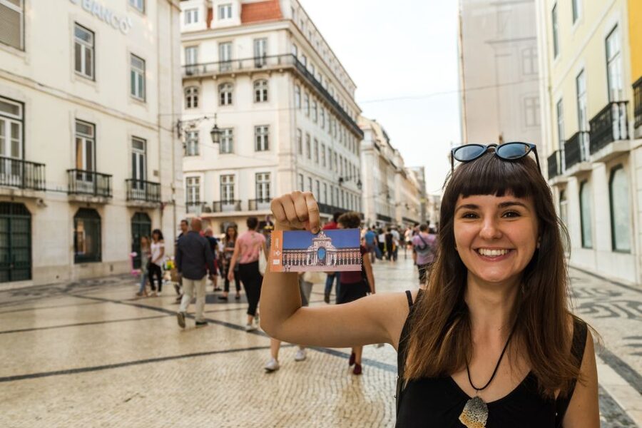 Lisbon: Rua Augusta Arch Admission Ticket - What the climb feels like: elevator up, spiral stairs to finish