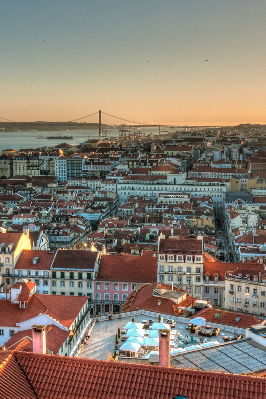 Lisbon's historic old town in a tuk-tuk in German - Miradouro de Santa Luzia and Portas do Sol: photos plus real people-watching
