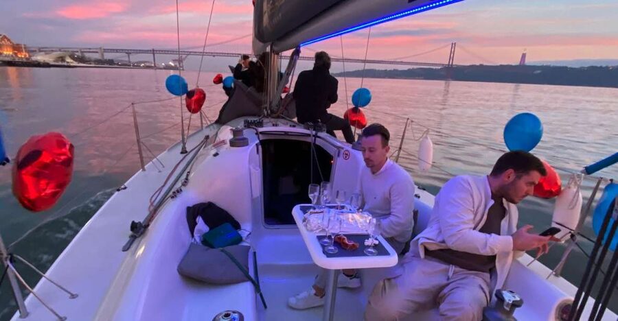 Lisbon: Sailboat Tour w/ Local Guide and Open Bar Green Wine - Key things I’d pay attention to