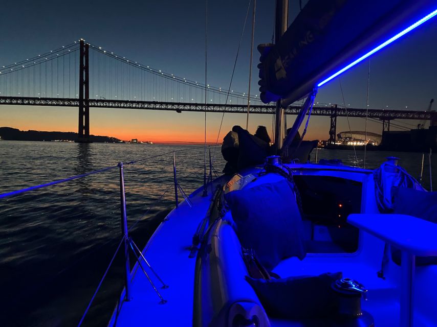 Lisbon: Sailboat Tour w/ Local Guide and Open Bar Green Wine - Commerce Square and the last stretch back