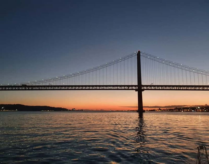 Lisbon: Sailing Boat Tour with Drinks & Pastel de Nata - Drinks and Snacks at Sea Level: A Proper Portuguese Break