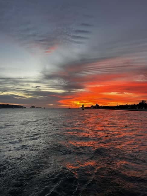 Lisbon: Sailing Boat Tour with Drinks & Pastel de Nata - Your 2-Hour Route on the Tagus: Lisbon Monuments from Explorer-Style Water Level