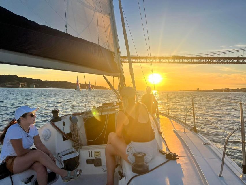 Lisbon: Sailing Sunset - How to dress for Lisbon wind, and keep the ride comfortable