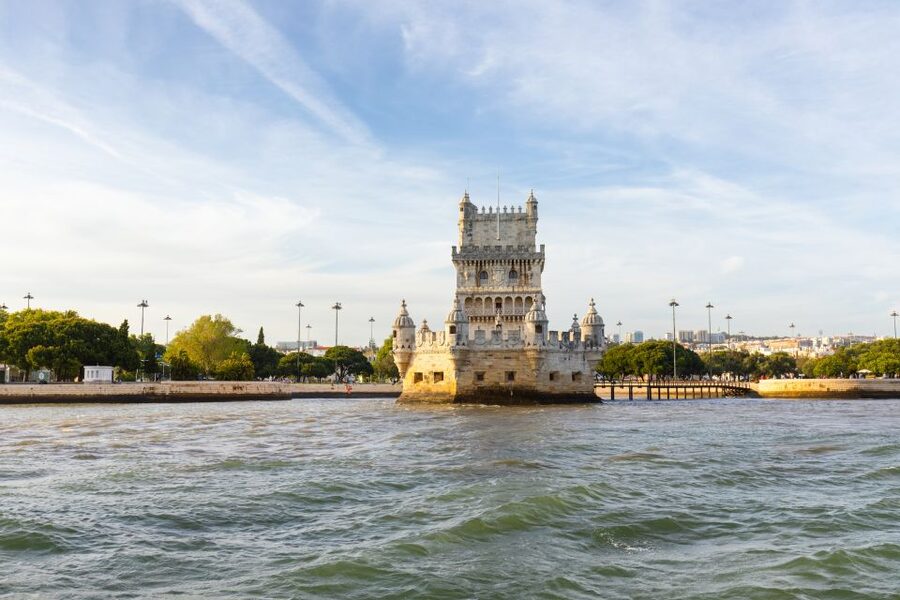 Lisbon: Sailing Tour on the Tagus River - What to wear and bring so the trip stays comfortable