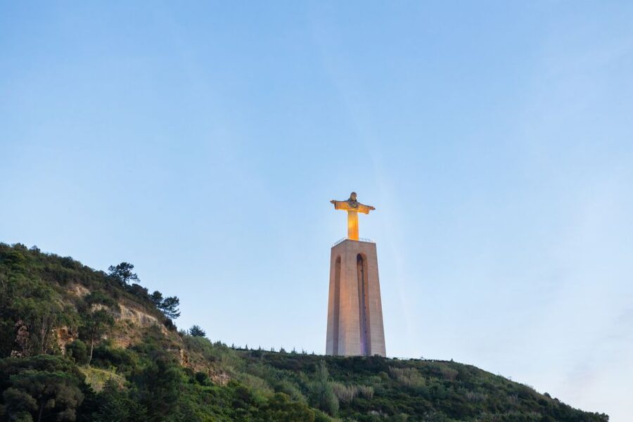 Lisbon: Sailing Tour on the Tagus River - Tejo River sightseeing, where the architecture comes into focus