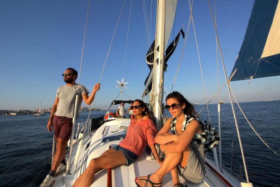 Lisbon: Sailing Tour with Wine and Snacks - Key highlights worth circling