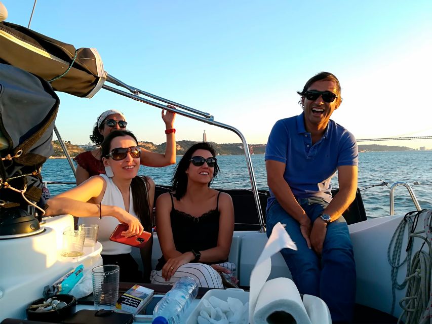 Lisbon: Sailing Tour with Wine and Snacks - Praça do Comércio: the river’s grand entry point