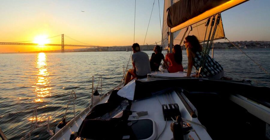 Lisbon: Sailing Tour with Wine and Snacks - Getting to Docas de Alcântara without stress