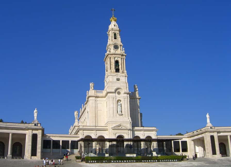 Lisbon: Sanctuary Fátima & Little Shepperd Town Guide Tour - Key highlights worth making time for