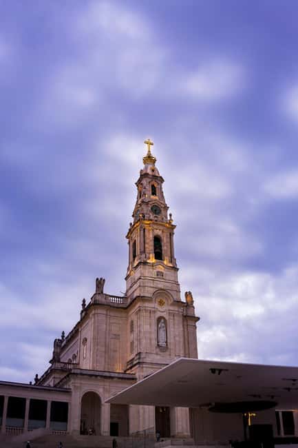 Lisbon: Sanctuary Fátima & Little Shepperd Town Guide Tour - Timing, Mass options, and photography rules you should know
