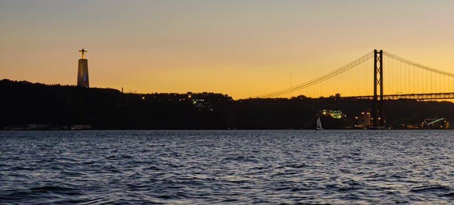 Lisbon: Scenic Day & Sunset Boat Tour with a Drink - Who This Tour Suits Best, and Who Might Prefer Another Option