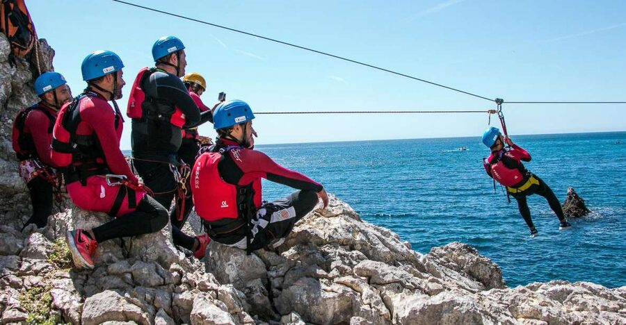 Lisbon: Sesimbra/Arrábida Natural Park Coasteering Adventure - Cliff jumps from 3 to 10 meters, how fear turns into fun