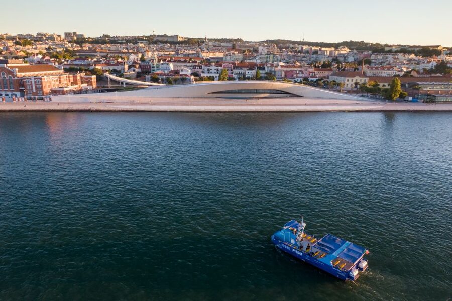 Lisbon: Sightseeing Boat Tour with Hop-On Hop-Off Option - Key highlights and what they mean for you