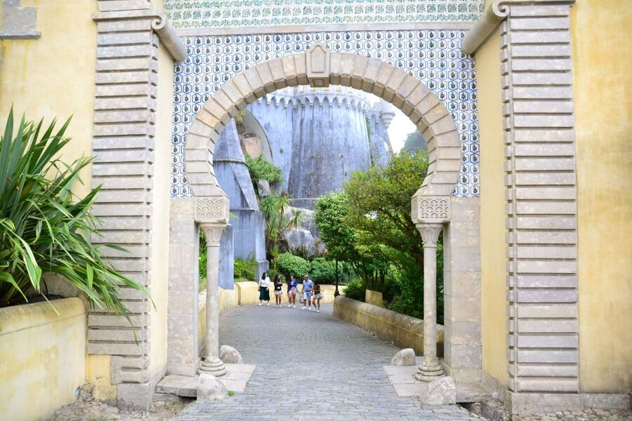 Lisbon: Sintra Cascais & Pena Palace Small Group Tour - Passing Guincho Beach and Estoril without overpromising