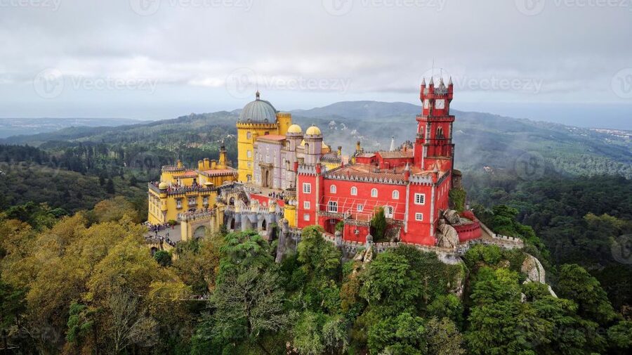 Lisbon: Sintra, Pena, Moorish Castle, Regaleira & Cascais - A smart 8-hour route from Lisbon that actually stays flexible
