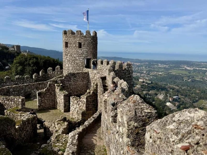 Lisbon: Sintra, Pena Palace, Moorish Castle & Regaleira Tour - Sintra Old Town Break: How to Use Your Half Hour Wisely