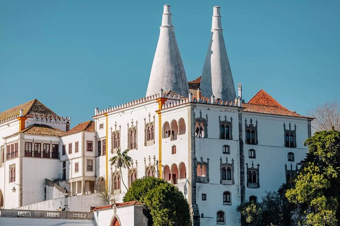 Lisbon: Sintra Private Day Trip with Pena Palace & Wine Tasting - Colares lunch in a traditional vineyard village