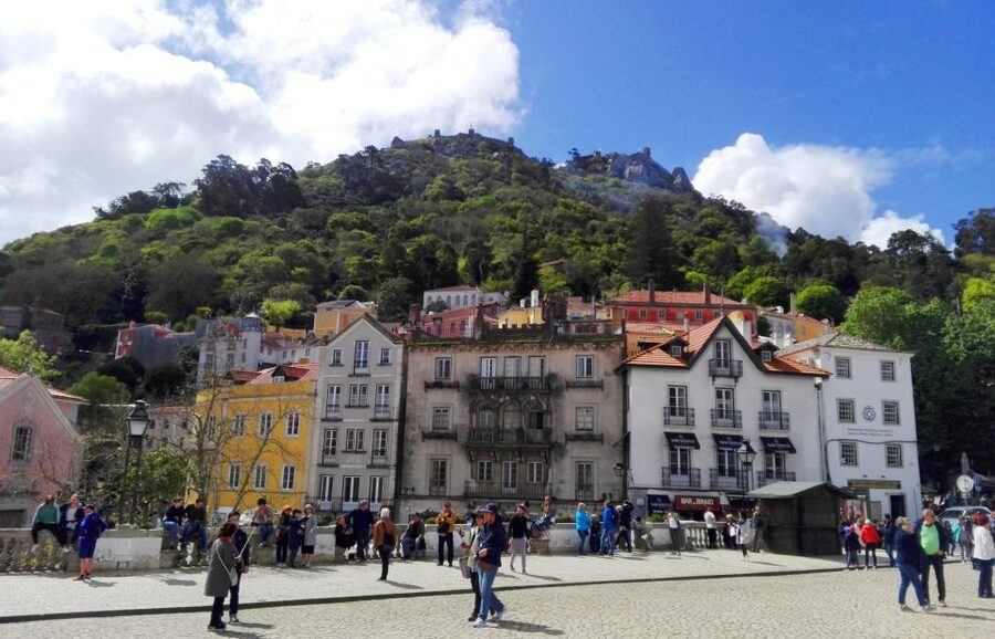 Lisbon: Sintra, Quinta da Regaleira, Cabo da Roca & Cascais - Sintra center free time: pastries, Lawrence’s Hotel, and quick browsing without stress