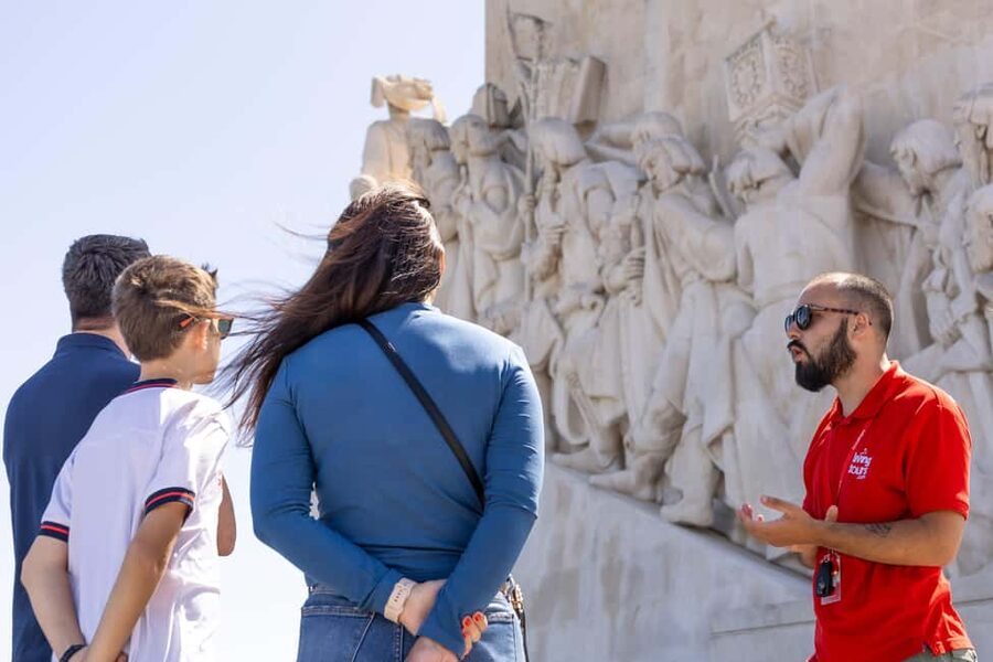 Lisbon: Small-Group Sintra, Pena Palace, Cascais, & Belém - Sintra historic center free time: shopping, snacks, and an easier pace