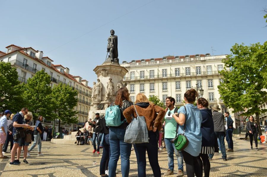 Lisbon: Starter Walking Tour to the highlights in German - Baixa de Lisboa and Rossio Square: street-level Lisbon in a short time