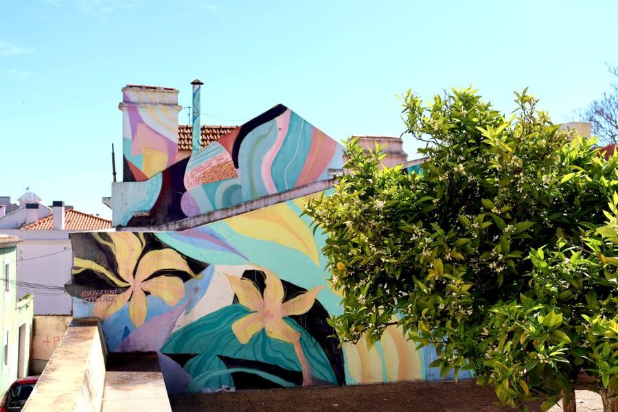 Lisbon: Street Art and Historical Walking Tour - Alfama and Mouraria, where the side streets actually feel like Lisbon