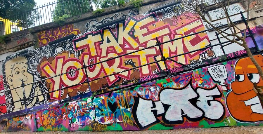 Lisbon Street Art Lovers Walk - A guide like Ben who reads the walls