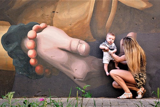 Lisbon: Street Art Tour - Baixa de Lisboa: understanding the city through walls in 20 minutes