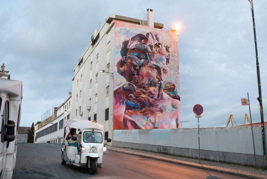Lisbon: Street Art TukTuk Tour - Alfama Photo Stop: When Street Art Meets the Old City