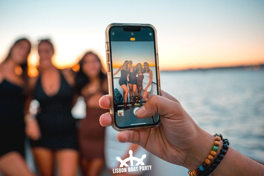 Lisbon: Sunset Boat Party with 2 Drinks and Free Club Entry - Free club entry after the boat: how to plan your night