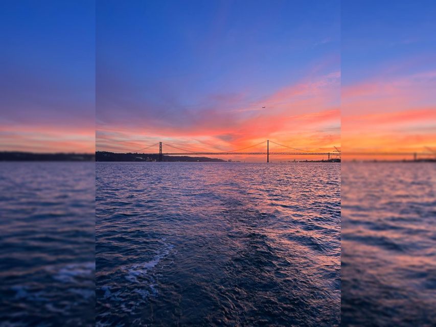 Lisbon: Sunset Boat Tour with a drink - The Magic of a 2-Hour Lisbon Sunset From the River