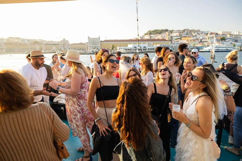 Lisbon: Sunset Boat Tour with Music and Drinks - The 2-Hour Route: Lisbon Landmarks You Can See From the Water