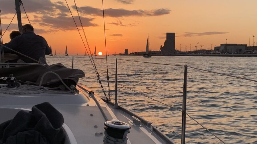 Lisbon: Sunset Cruise with Drinks - How the experience flows from Belém, then back for sunset
